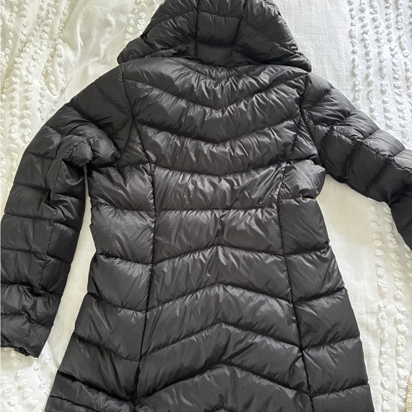 Women’s Chevron Hooded Down Parka - Picture 2 of 7